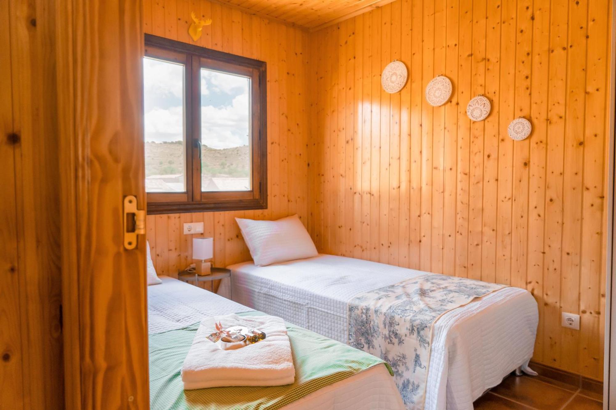 Aldea Los Odres - Cabañas de Madera de 1ª recién Reformadas con Piscina y BBQ Privada Moratalla  Chambre photo